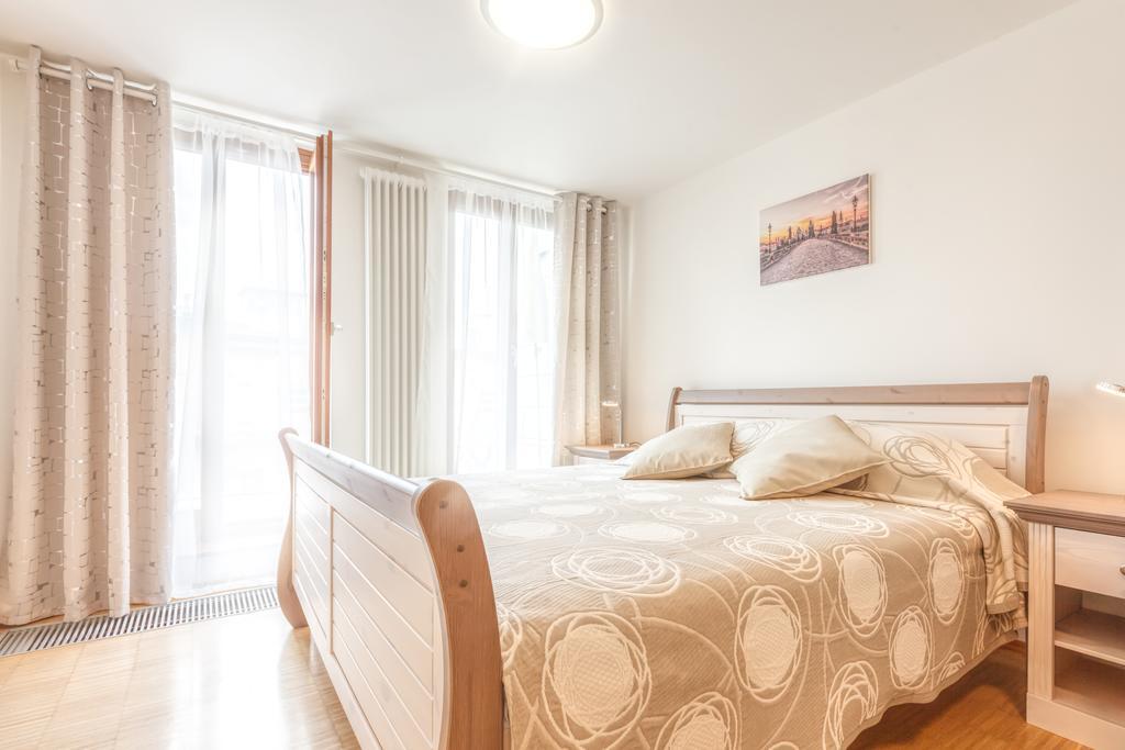 Modern Apartment Charvátova Praga Exterior foto