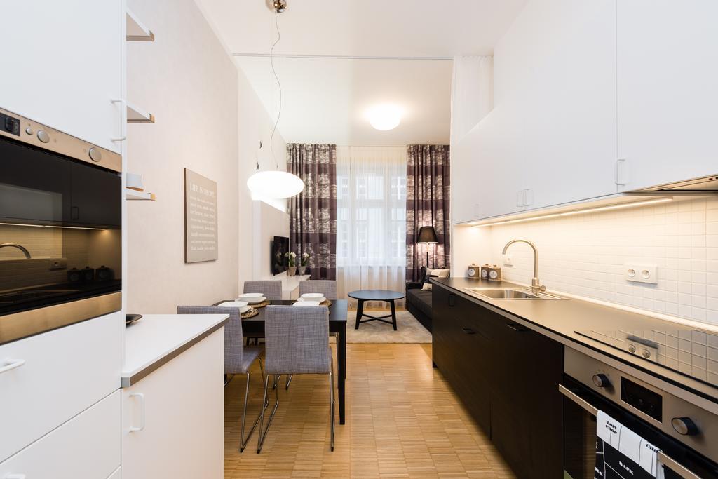 Modern Apartment Charvátova Praga Exterior foto