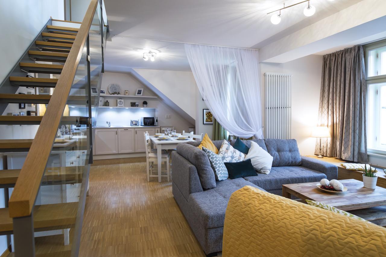 Modern Apartment Charvátova Praga Exterior foto