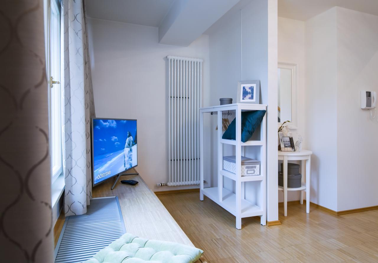 Modern Apartment Charvátova Praga Exterior foto