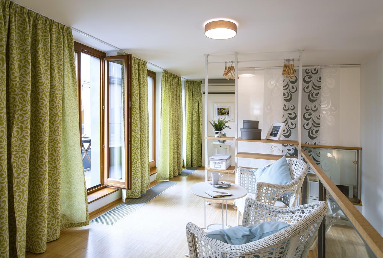 Modern Apartment Charvátova Praga Exterior foto