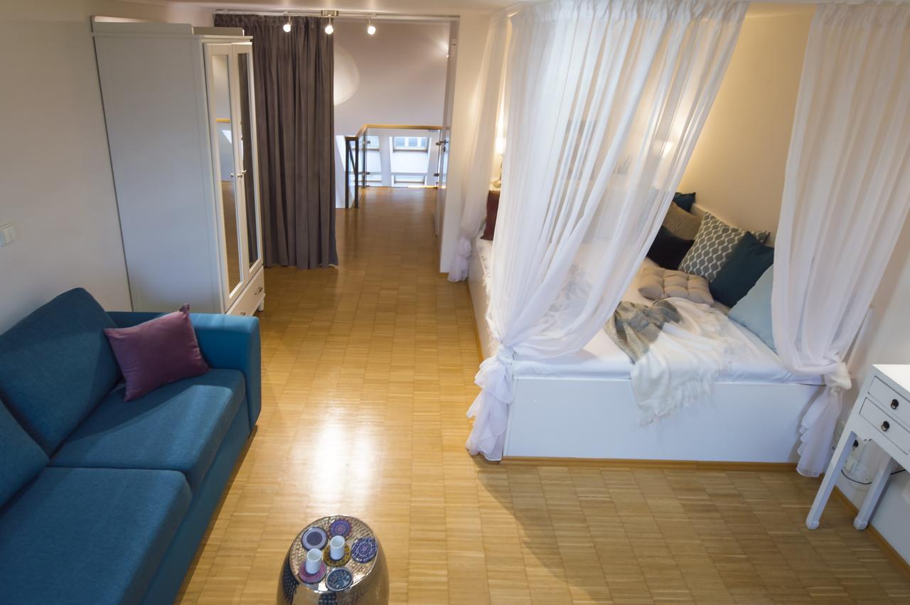 Modern Apartment Charvátova Praga Exterior foto