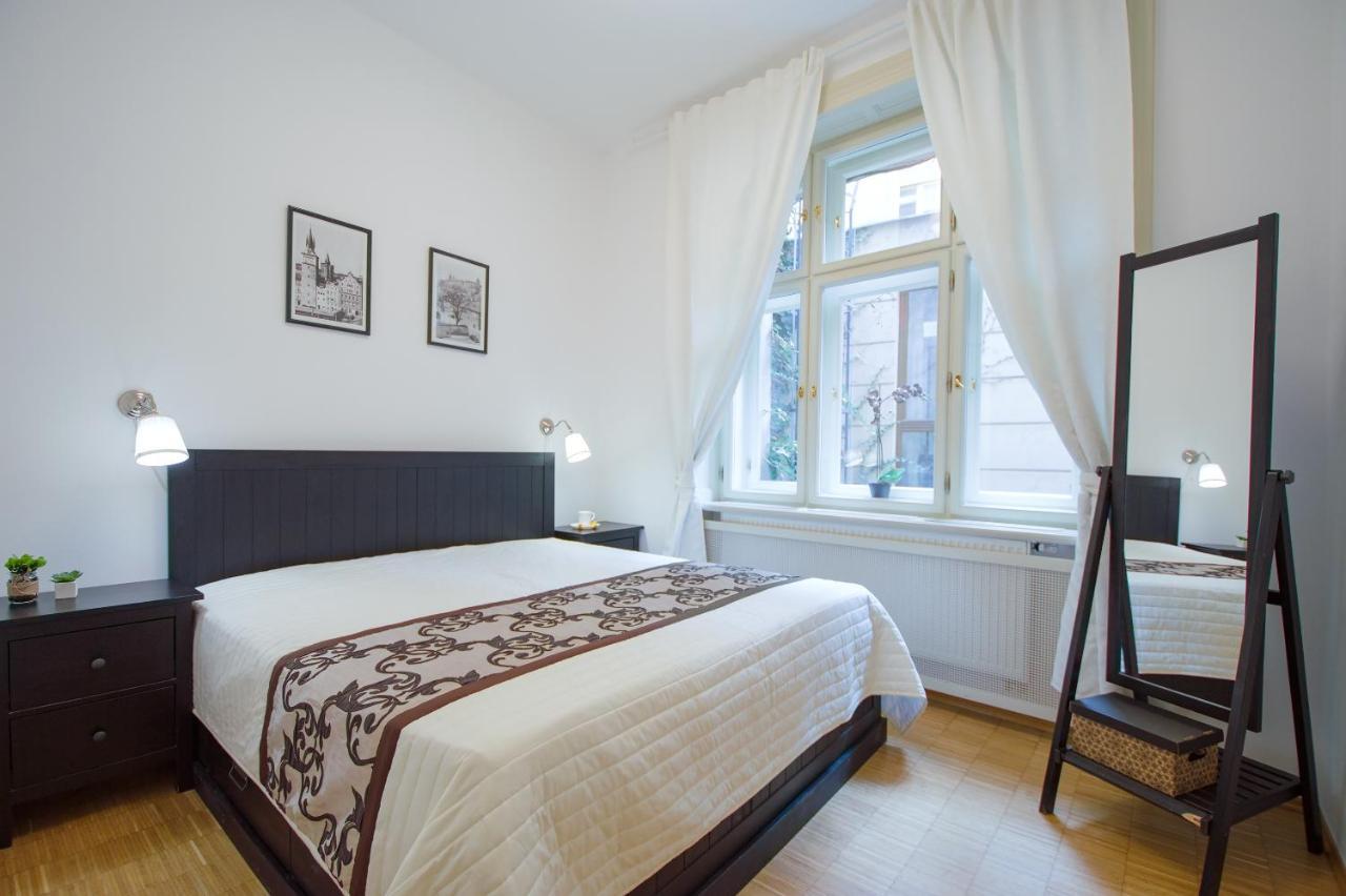 Modern Apartment Charvátova Praga Exterior foto