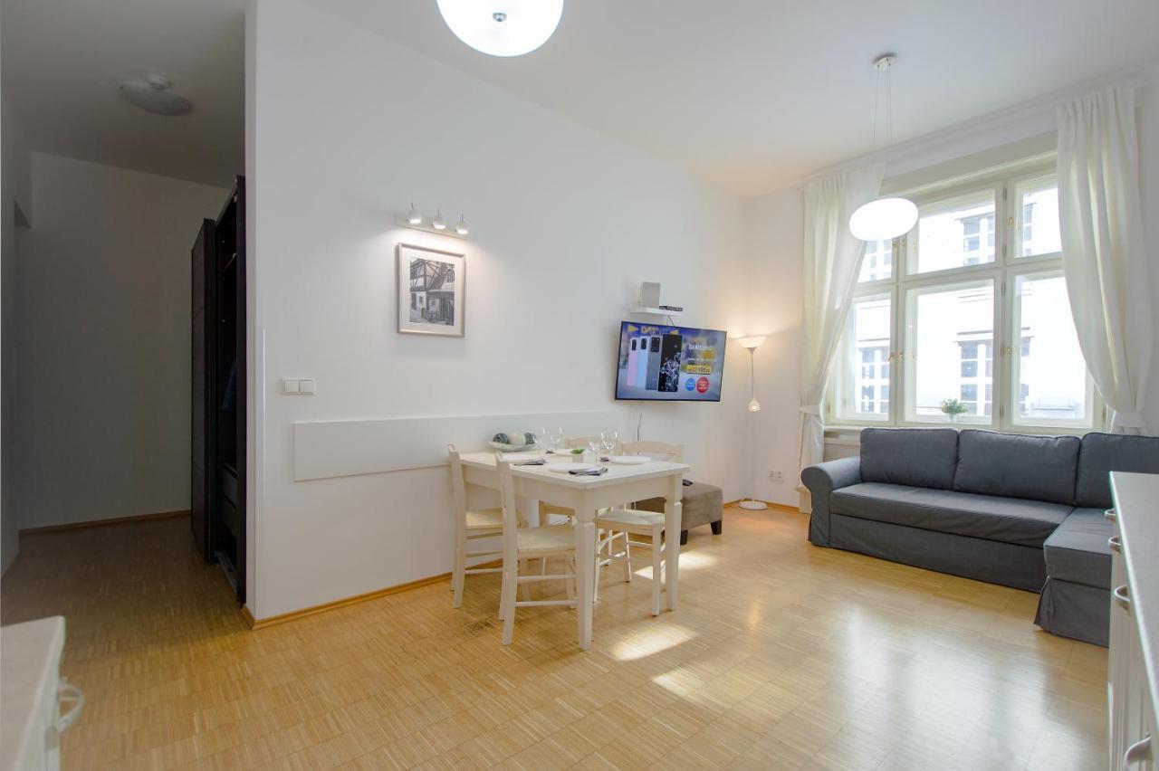 Modern Apartment Charvátova Praga Exterior foto